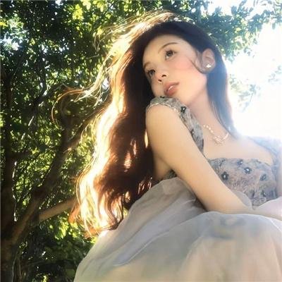 伴游女王